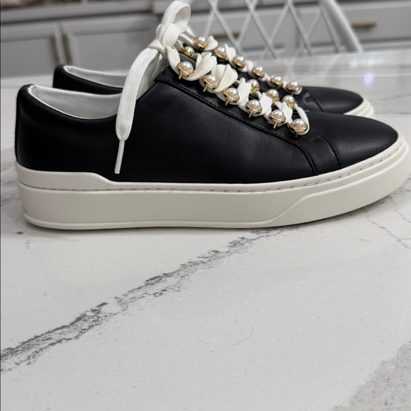 Stuart Weitzman Excelsa Faux Pearl-Embellished Leather Sneakers. - Picture 5 of 11